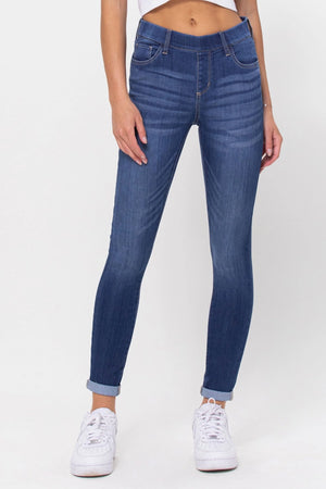 Mid-rise Crop Skinny with Rolled Hem Jegging