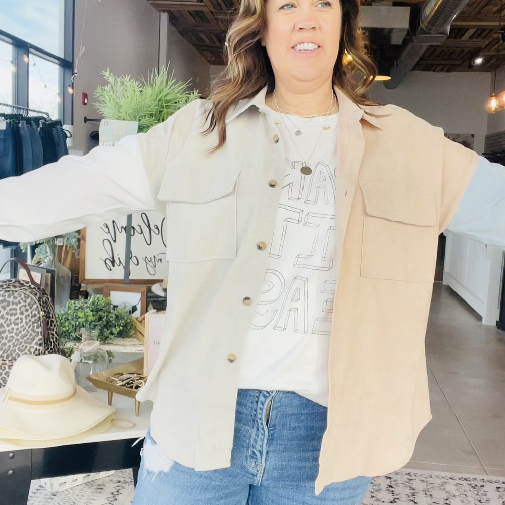 Colorblock corduroy jacket with button details on the front and long sleeves. This jacket also features double pockets on the front with a good fit. Non sheer, woven.  90% POLY 8% NYLON 2% SPAN